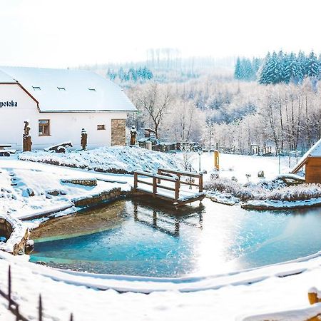 Penzion U Cerneho Potoka Nová Lhota Exteriör bild